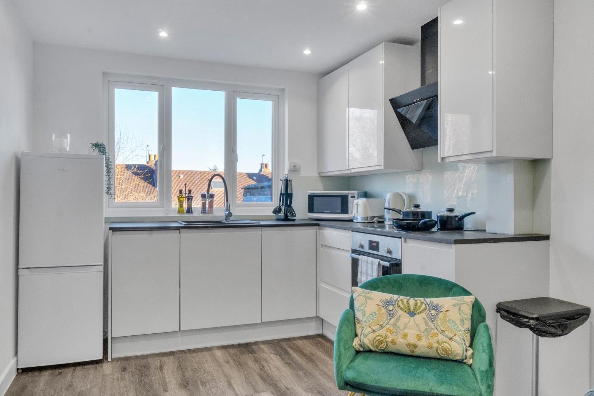 Homely North London Apartments Hendon The Hyde Exterior photo